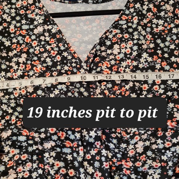 Cute and comfy Floral Shirt - Picture 2 of 5